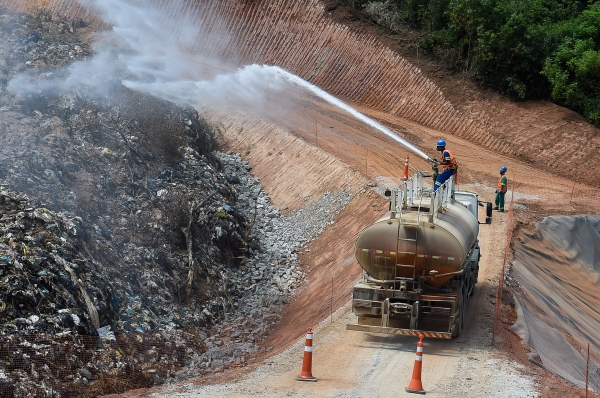 Remediador_ambiental_físico_químico_-_Local-_Aterro_Sanitário_no_Cabuçu_foto_Fabio_Nunes_Teixeira__002