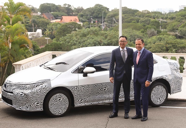 Divulgação da nova tecnologia Híbrida Flex eletricidade com etanol da Toyota