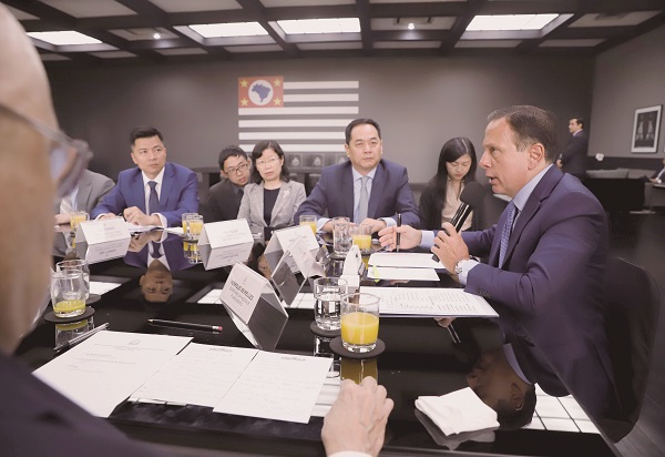 Encontro com embaixador da China, Yang Wanming