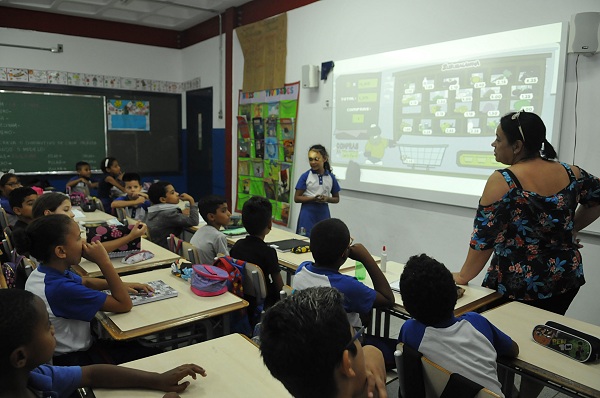 Escola Carlos Drummond de Andrade Alunos_Foto Sidnei Barros 17