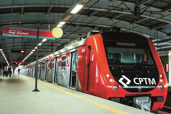 MOVIMENTAÇÃO NA ESTAÇÃO AEROPORTO-GUARULHOS.