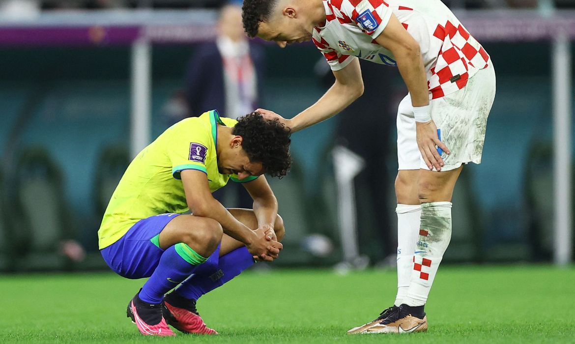 Brasil 1 (2) x (4) 1 Croácia: gols, pênaltis e seleção brasileira se  despede da Copa do Mundo